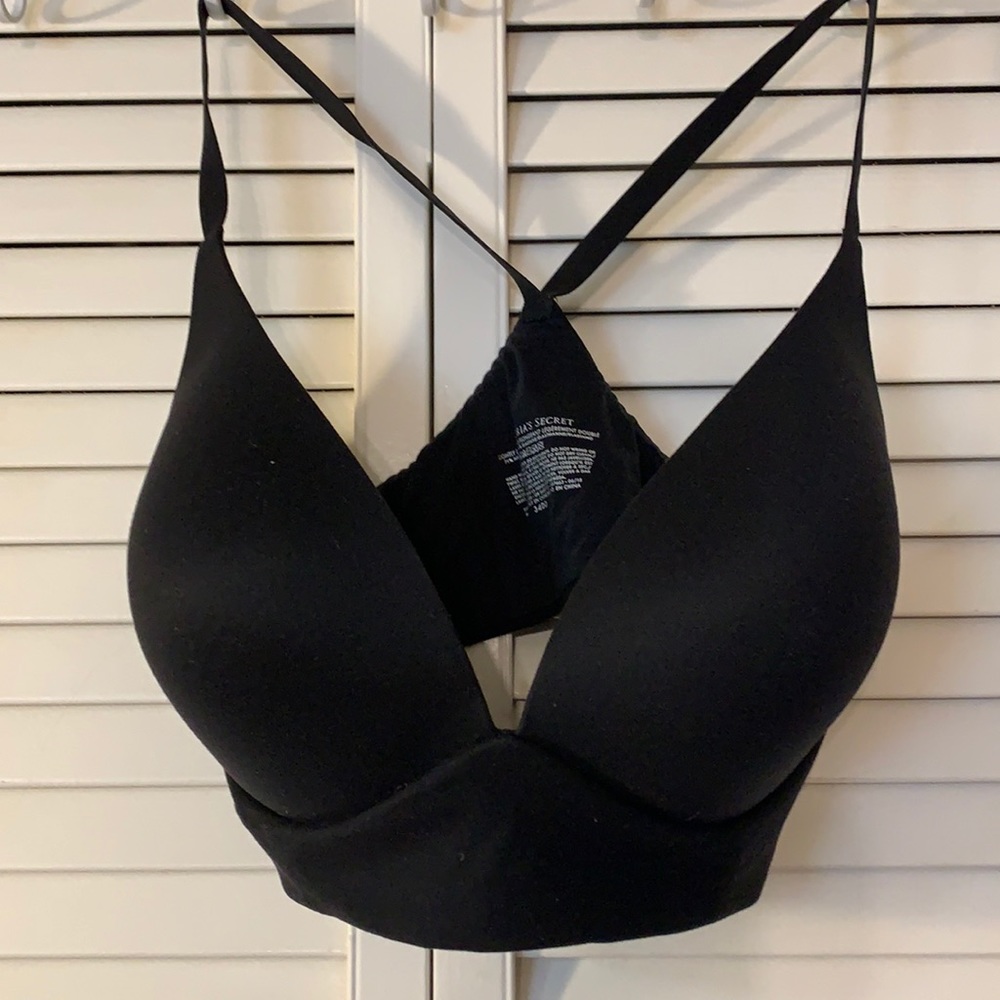 Black Victoria’s Secret Lightly lined plunge bra